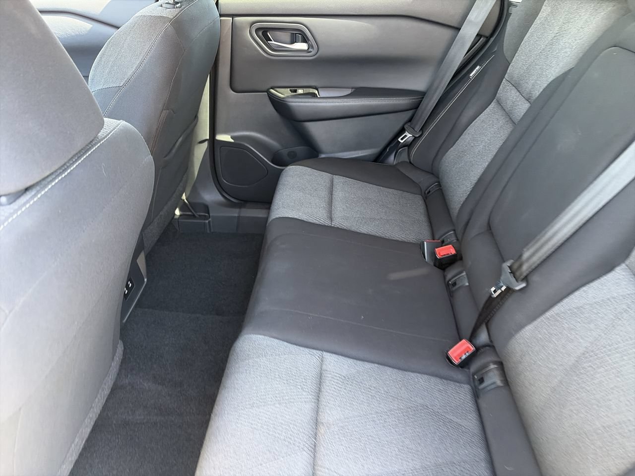 Used 2025 Nissan Rogue SV FWD image 22