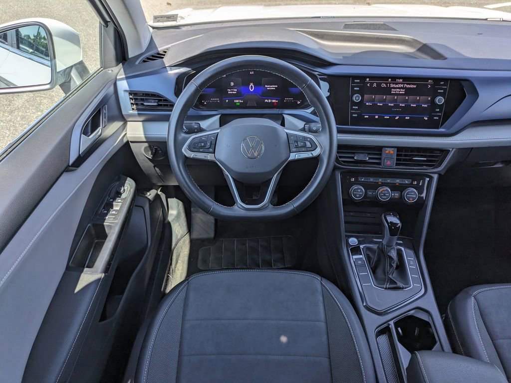 Used 2024 Volkswagen Taos SE FWD image 16