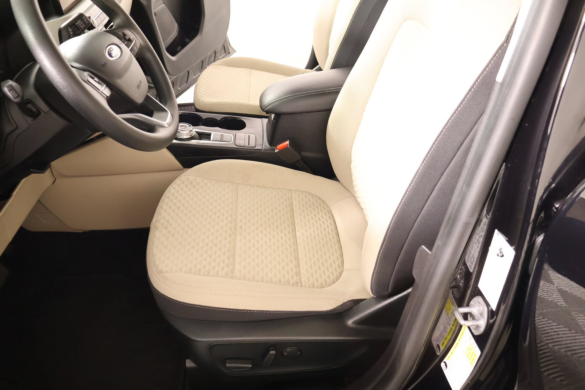 Used 2022 Ford Escape SE FWD image 10