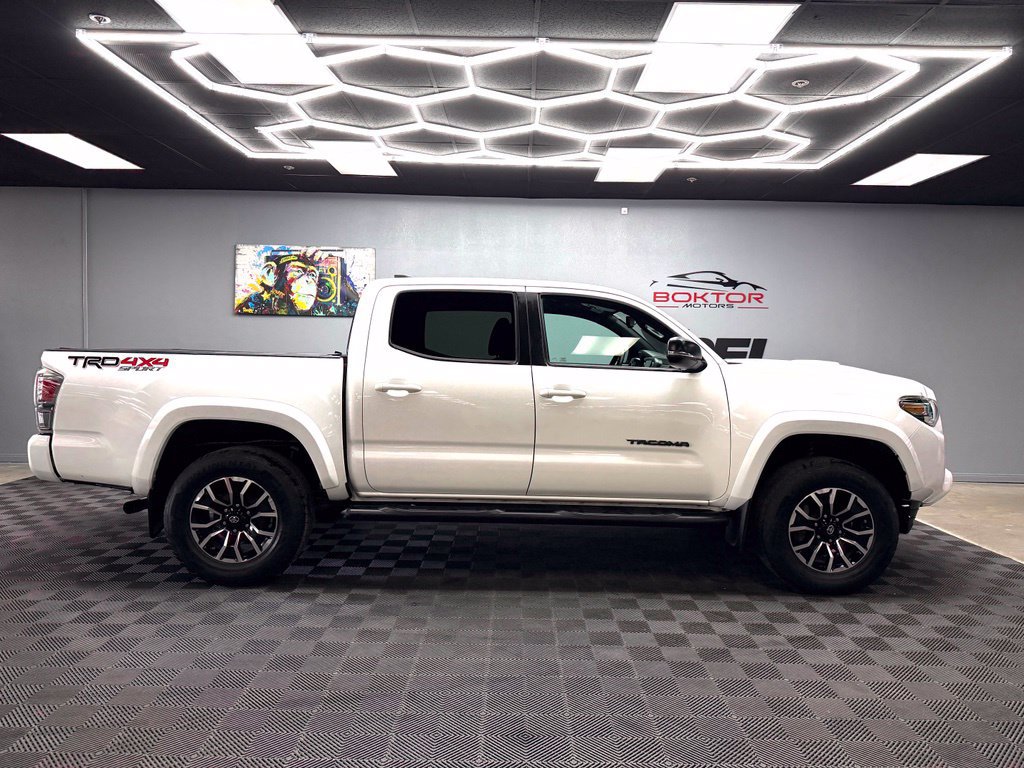 Used 2020 Toyota Tacoma TRD Sport w/ Technology Package AWD/4WD image 16