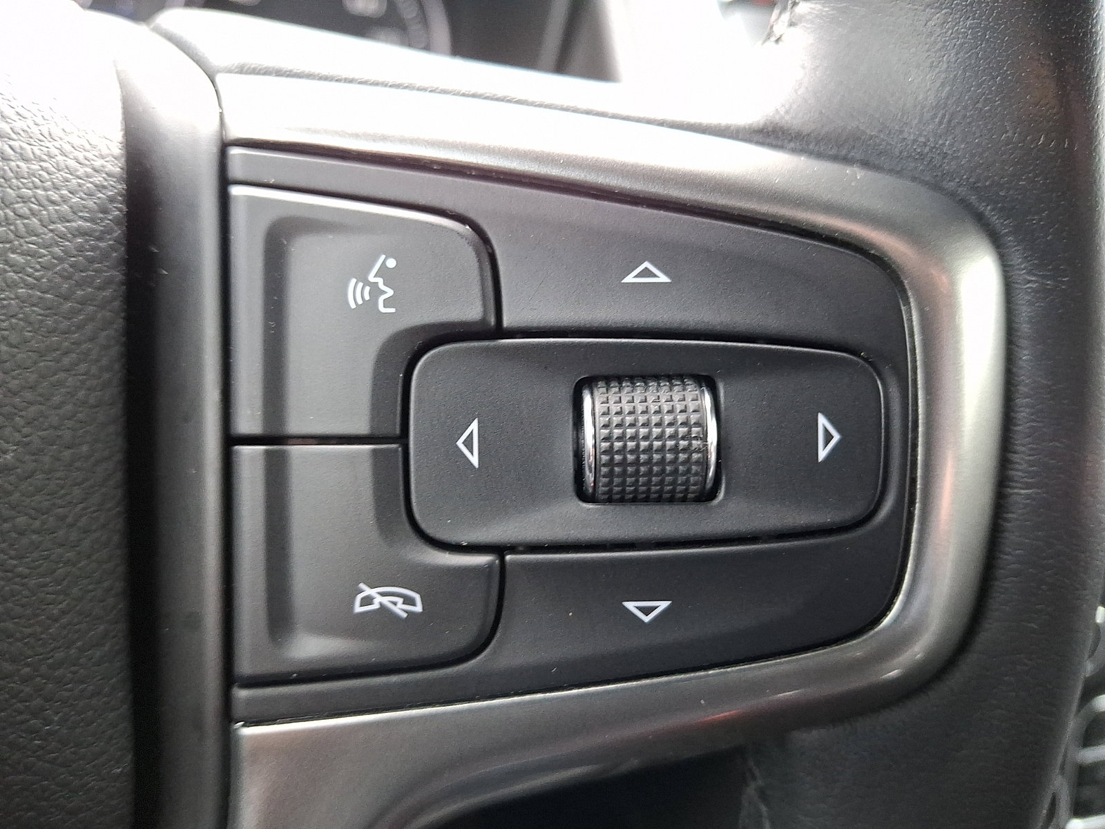 Used 2021 Chevrolet Tahoe Z71 w/ Z71 Signature Package image 24