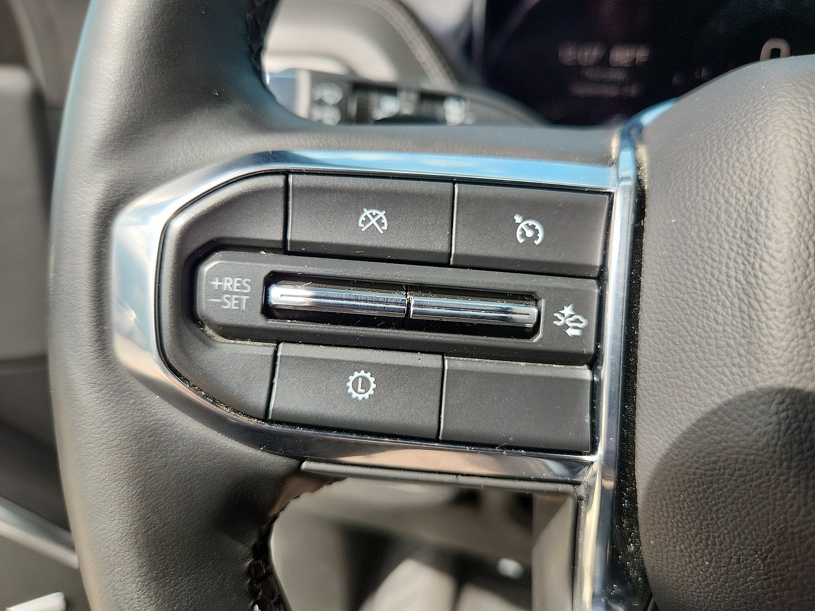 Used 2025 GMC Yukon Denali AWD/4WD image 15