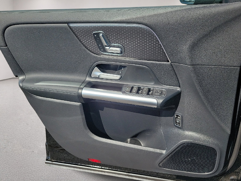 Used 2025 Mercedes-Benz GLA 250 image 19