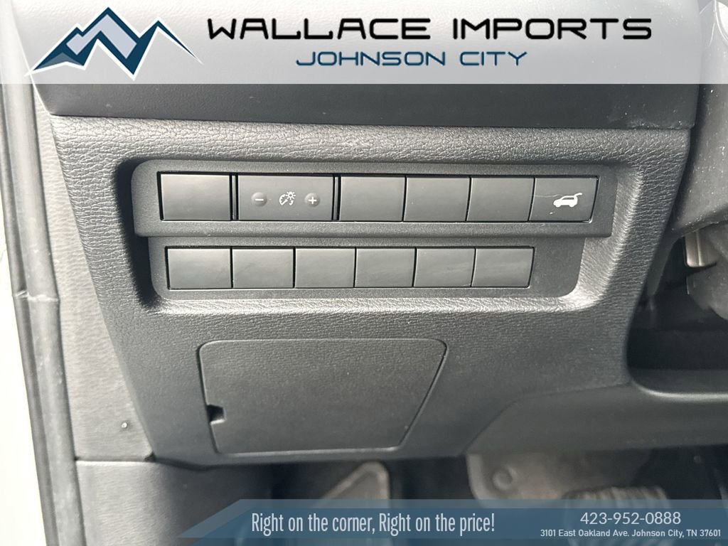 Used 2023 Mitsubishi Outlander SE Black Edition image 33