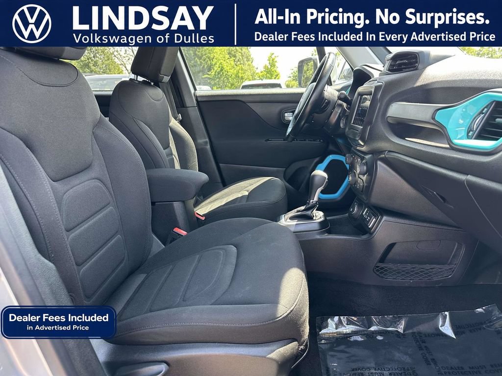 Used 2018 Jeep Renegade Latitude w/ Cold Weather Group AWD/4WD image 12