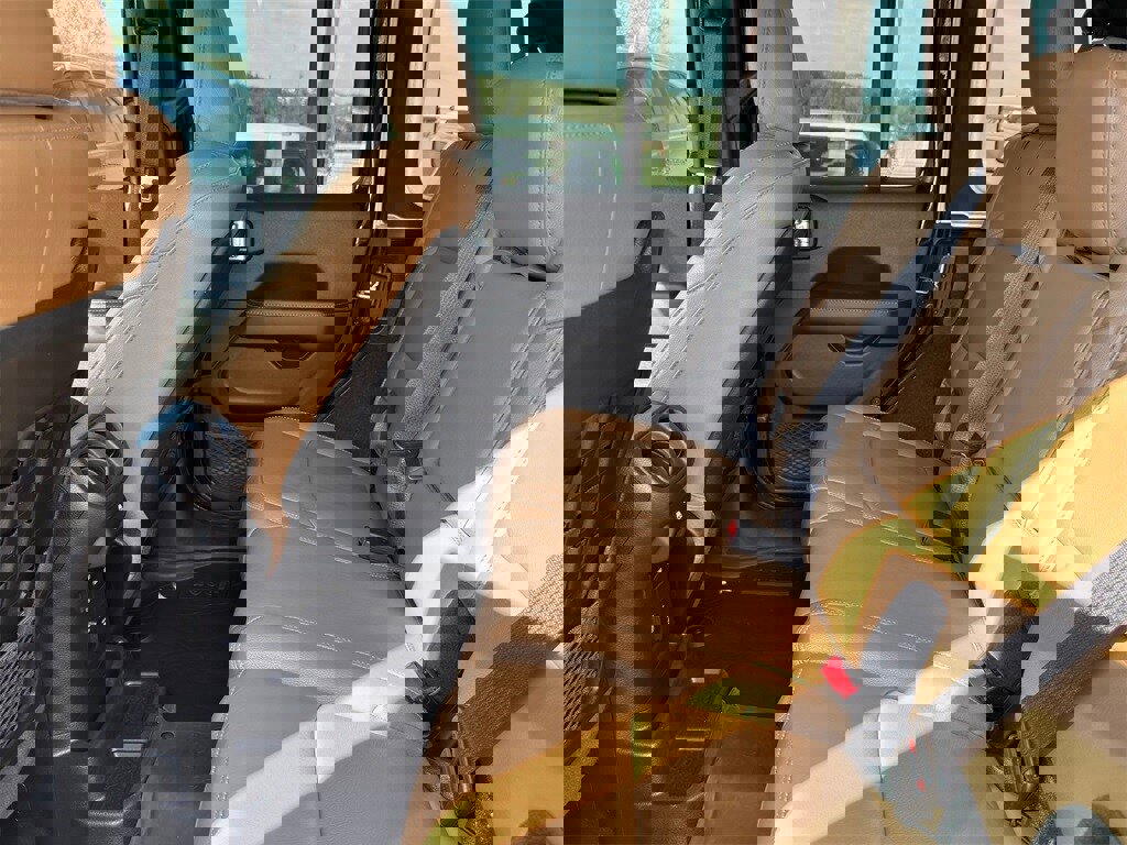 Used 2023 Jeep Wrangler Unlimited Rubicon w/ LED Lighting Group image 27