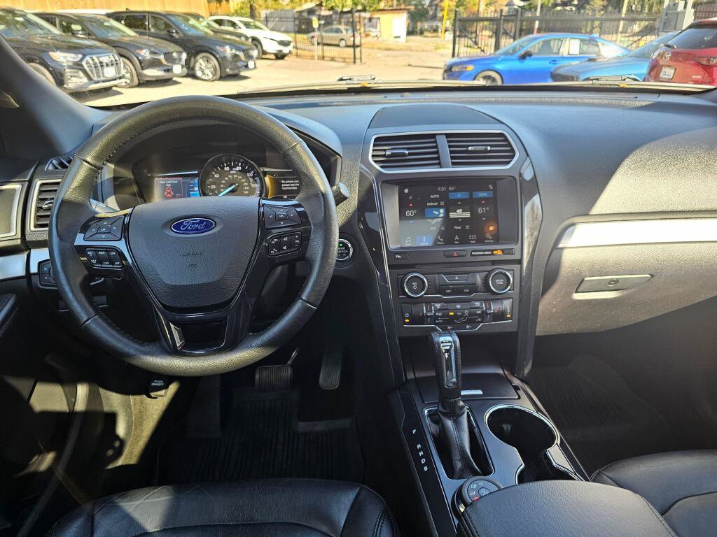 Used 2017 Ford Explorer XLT w/ Equipment Group 202A AWD/4WD image 19