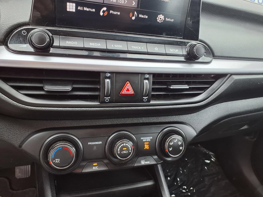 Used 2024 Kia Forte LXS w/ LXS Technology Package FWD image 17