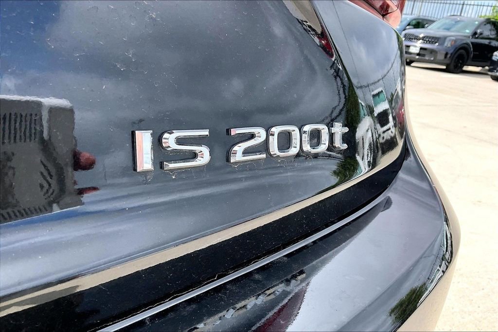 Used 2016 Lexus IS 200t image 39