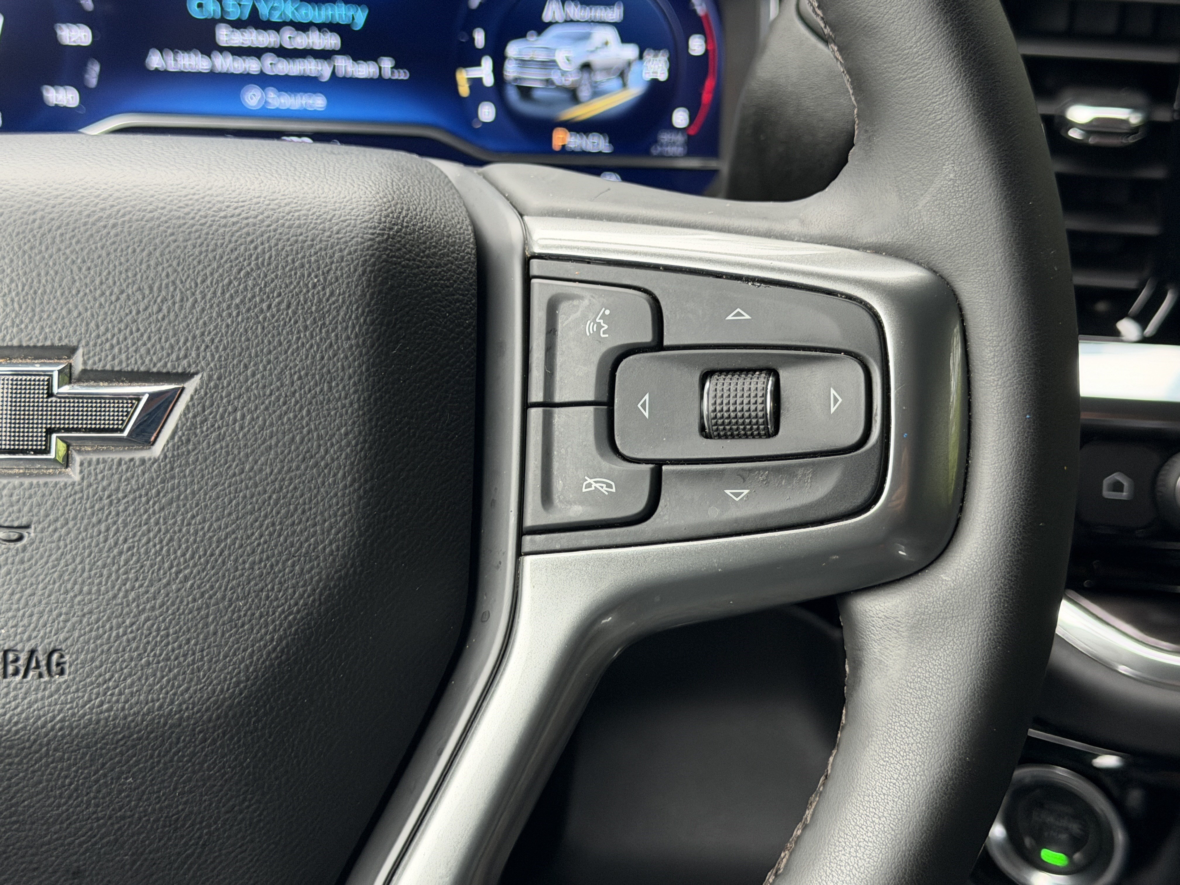 Used 2025 Chevrolet Silverado 2500 LTZ w/ LTZ Plus Package AWD/4WD image 43