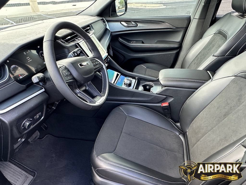 New 2025 Jeep Grand Cherokee L Altitude AWD/4WD image 15