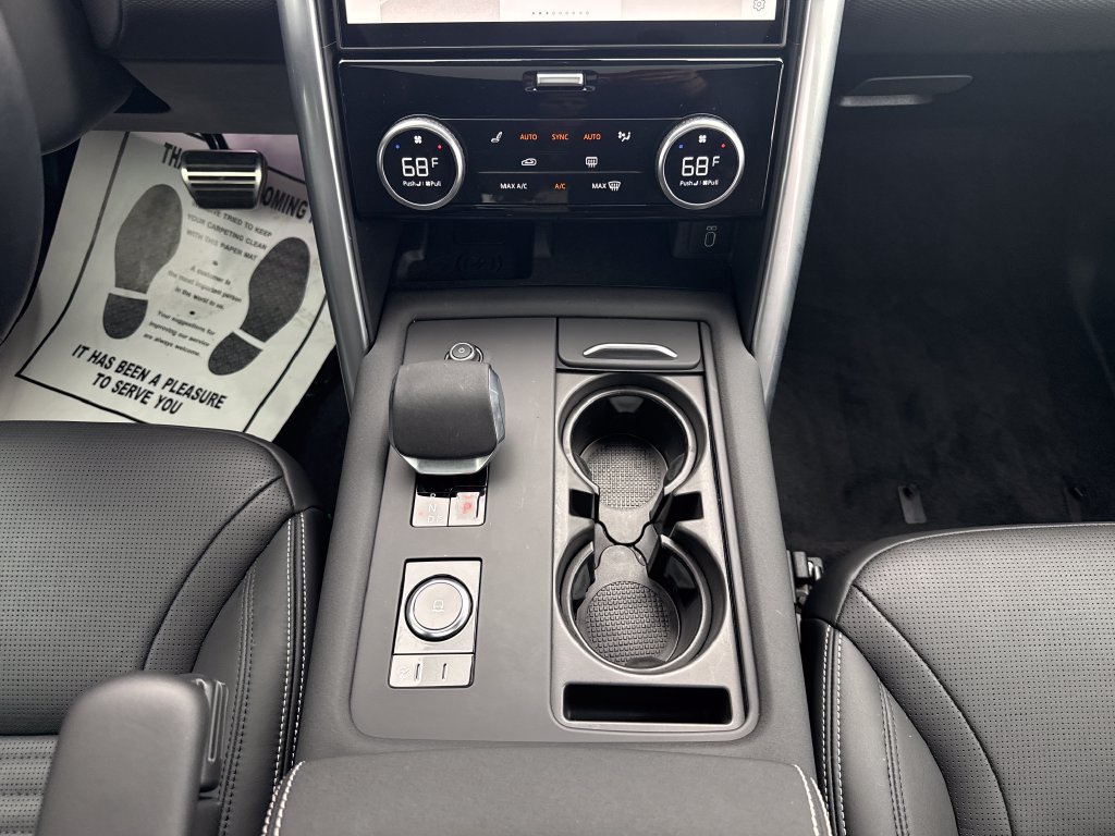 Used 2026 Land Rover Discovery Limited Edition AWD/4WD image 26