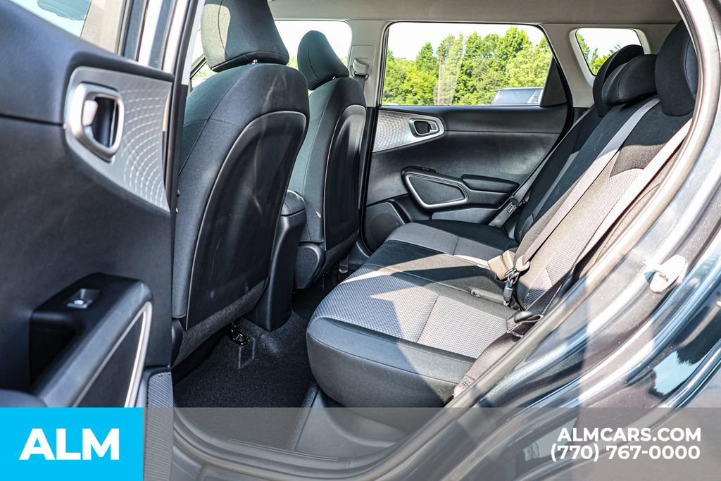 Used 2025 Kia Soul LX w/ LX Technology Package FWD image 18