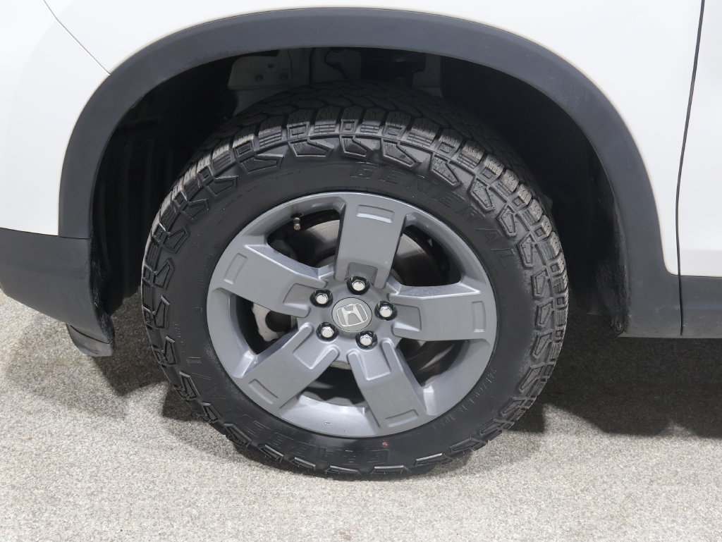 Used 2025 Honda Ridgeline TrailSport image 9