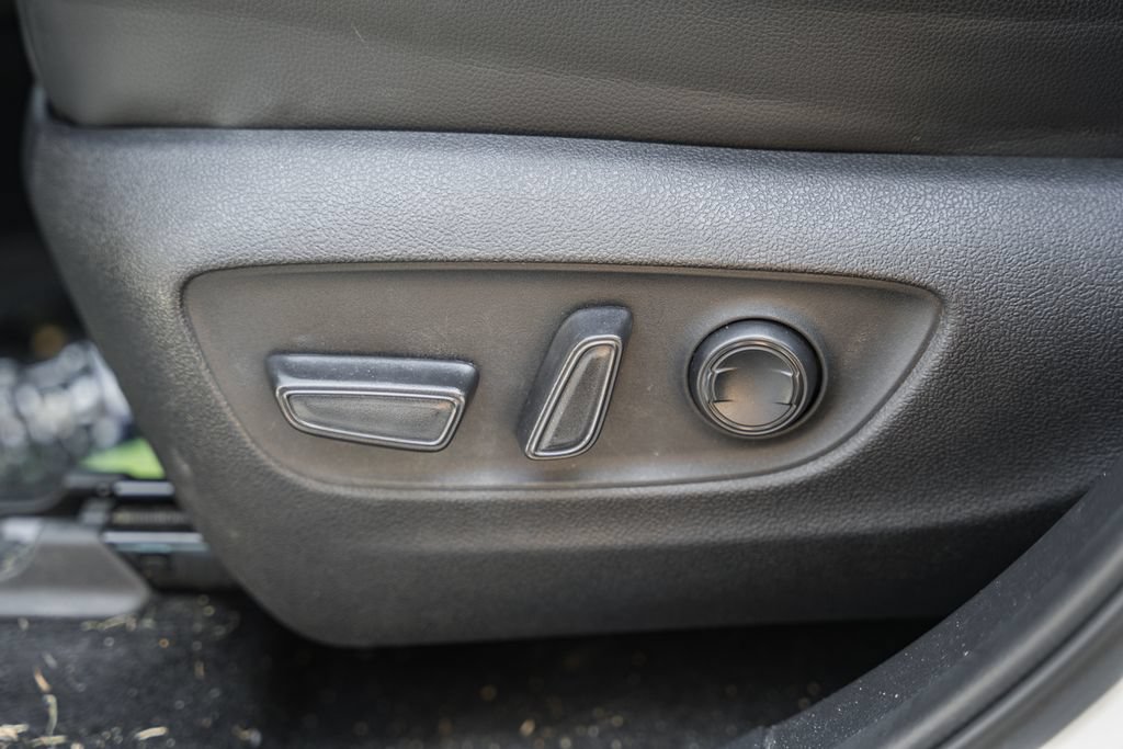 Used 2021 Toyota Highlander XSE AWD/4WD image 37
