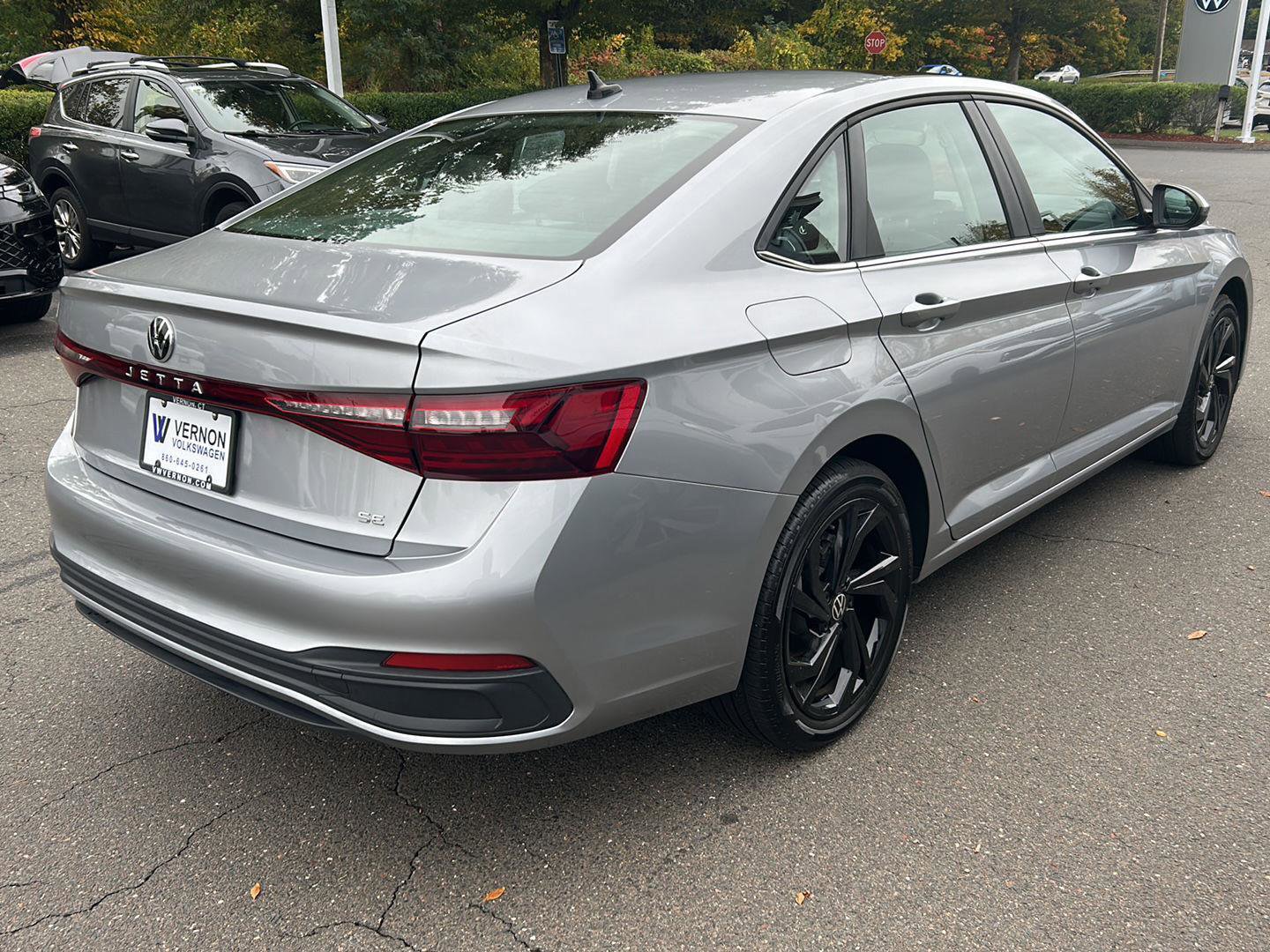 Used 2025 Volkswagen Jetta SE w/ Sunroof Package image 5