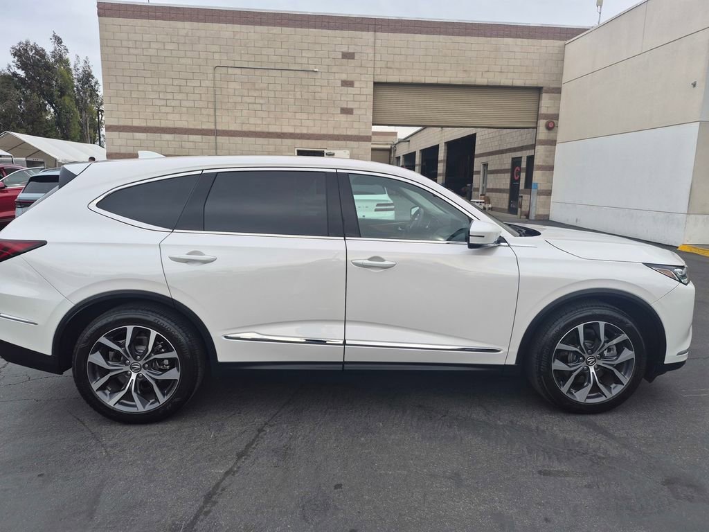 Used 2024 Acura MDX SH-AWD w/ Technology Package image 25