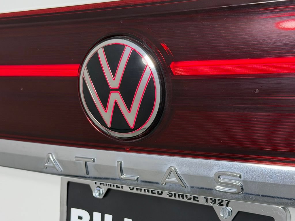 Used 2024 Volkswagen Atlas Cross Sport SEL R-Line AWD/4WD image 11