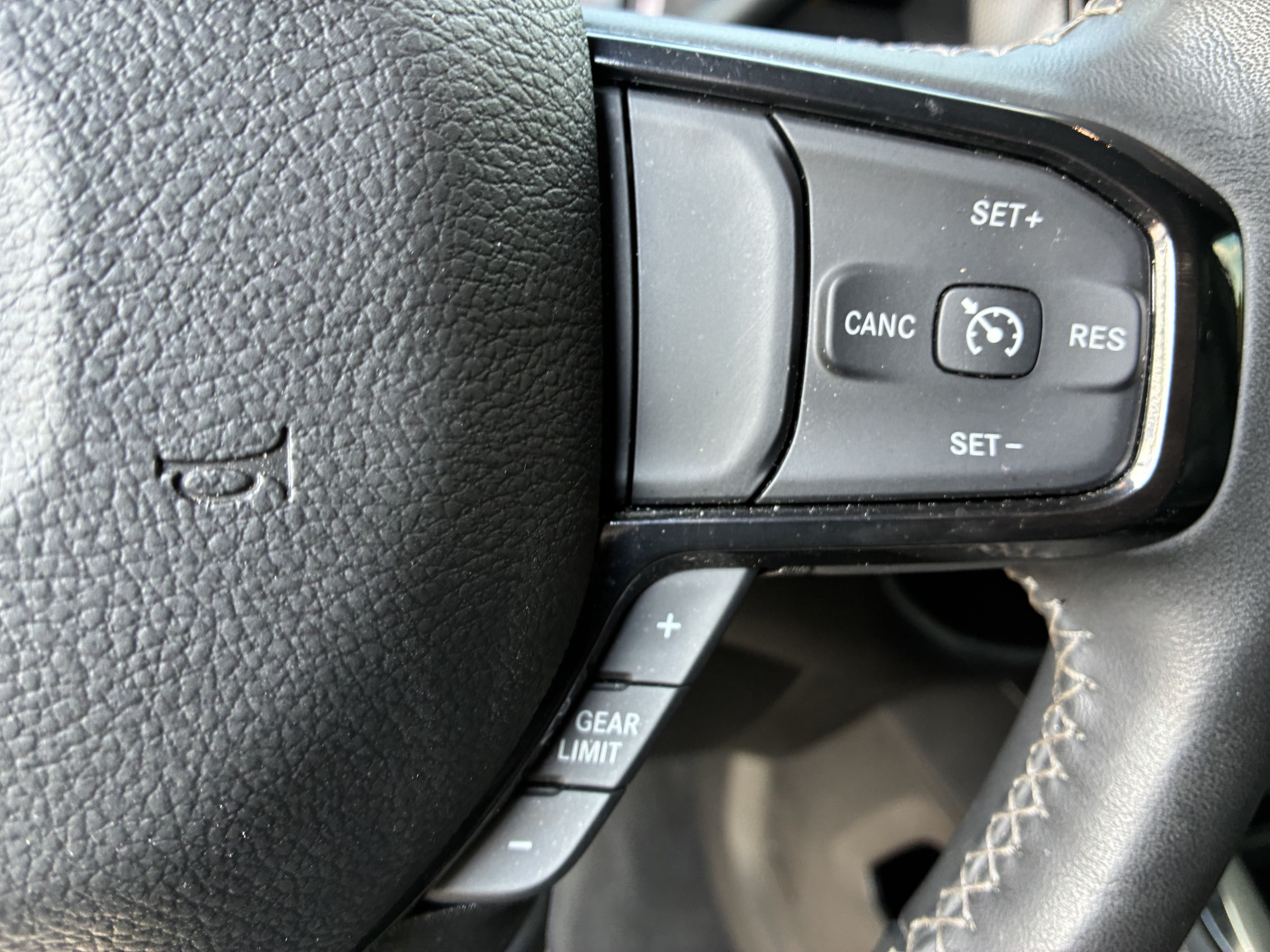 Used 2023 RAM 2500 Limited w/ Night Edition AWD/4WD image 31