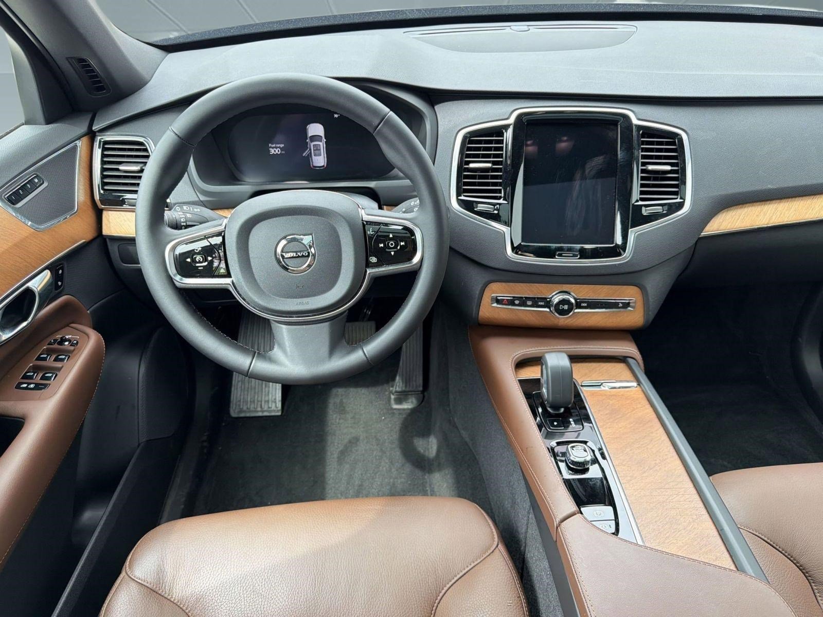 Used 2024 Volvo XC90 B6 Plus w/ Protection Package Premier AWD/4WD image 28