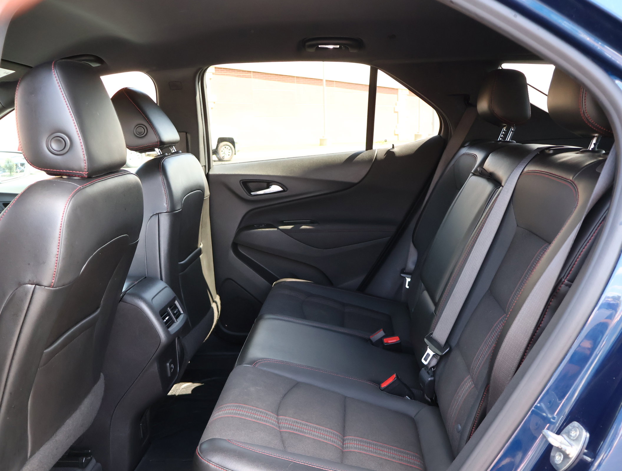 Used 2022 Chevrolet Equinox RS w/ Infotainment Package image 21