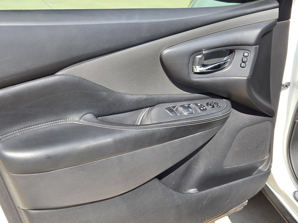 Used 2019 Nissan Murano SL w/ SL Technology Package FWD image 10