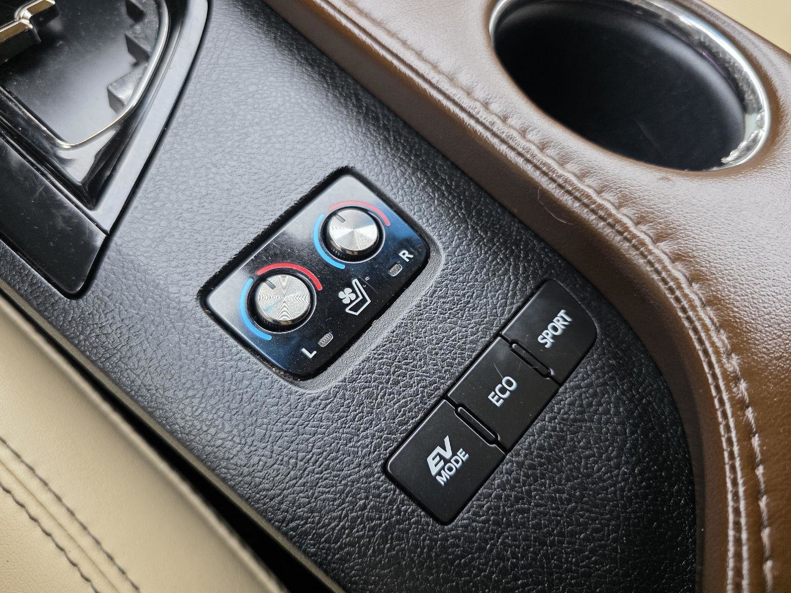 Used 2018 Toyota Avalon Limited FWD image 64