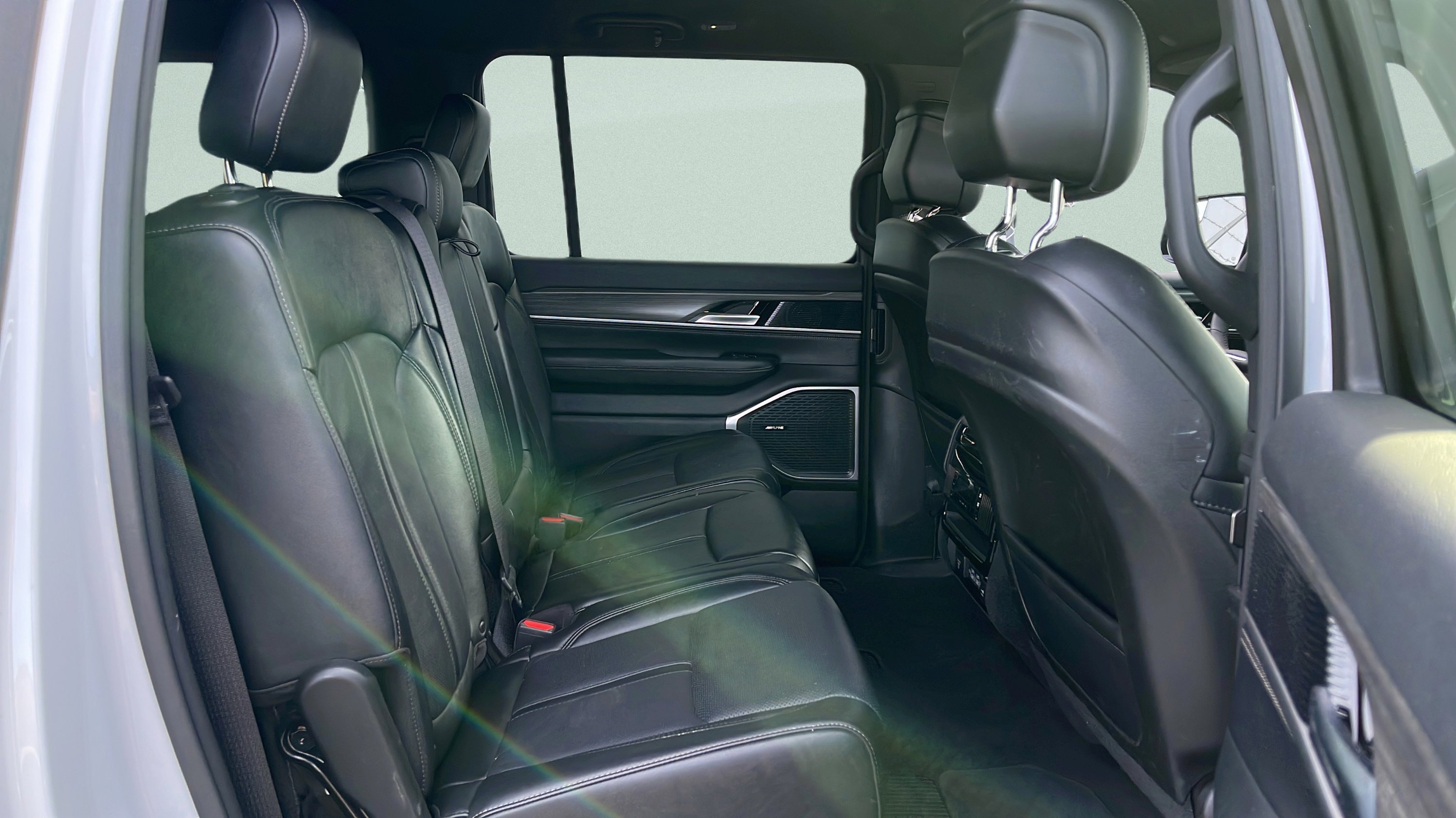 Used 2024 Jeep Wagoneer L Series III w/ Flexible Seating Group image 28