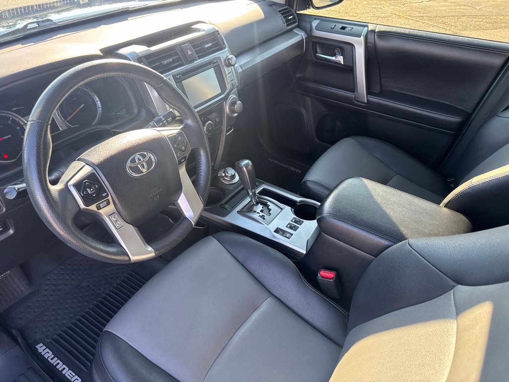 Used 2018 Toyota 4Runner SR5 Premium AWD/4WD image 8
