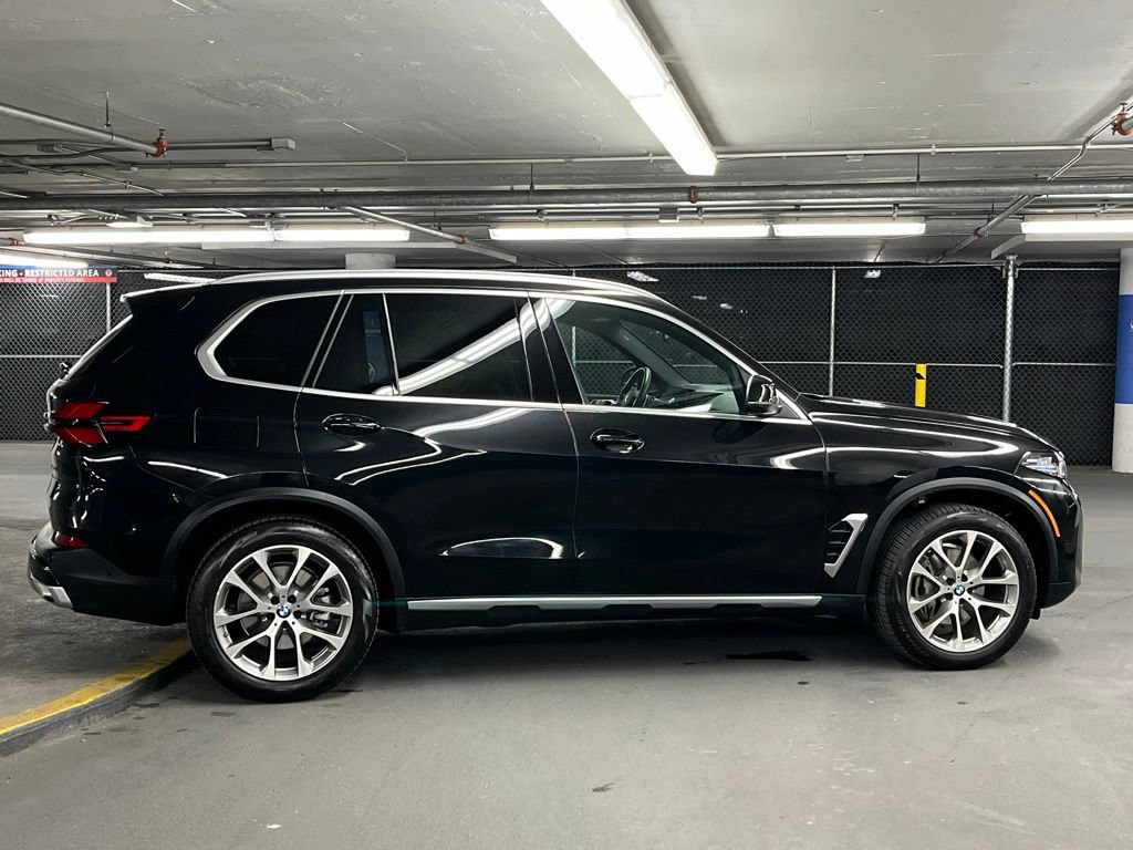 Used 2026 BMW X5 xDrive40i w/ Premium Package AWD/4WD image 39