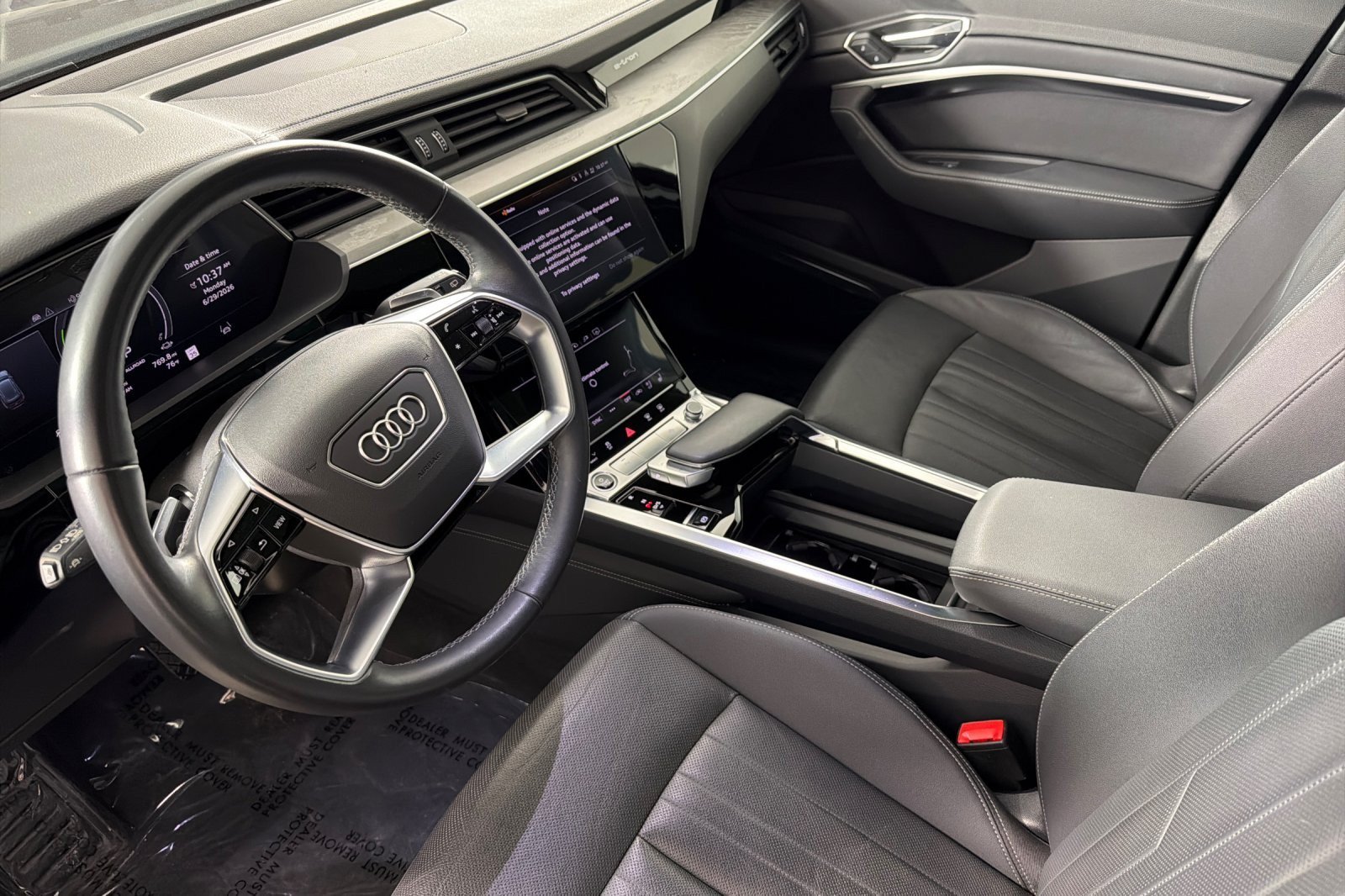 Used 2023 Audi e-tron Premium Plus w/ Premium Plus Package AWD/4WD image 9