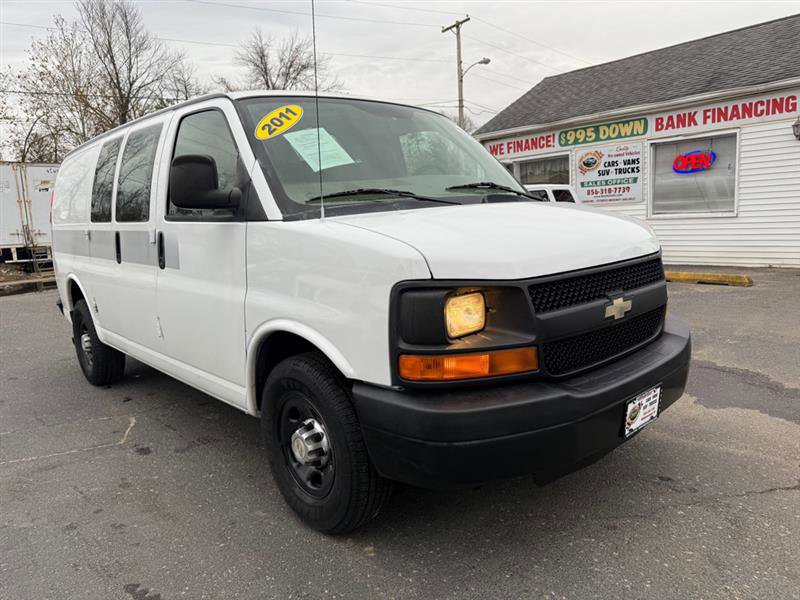 Used 2011 Chevrolet Express 2500 image 4