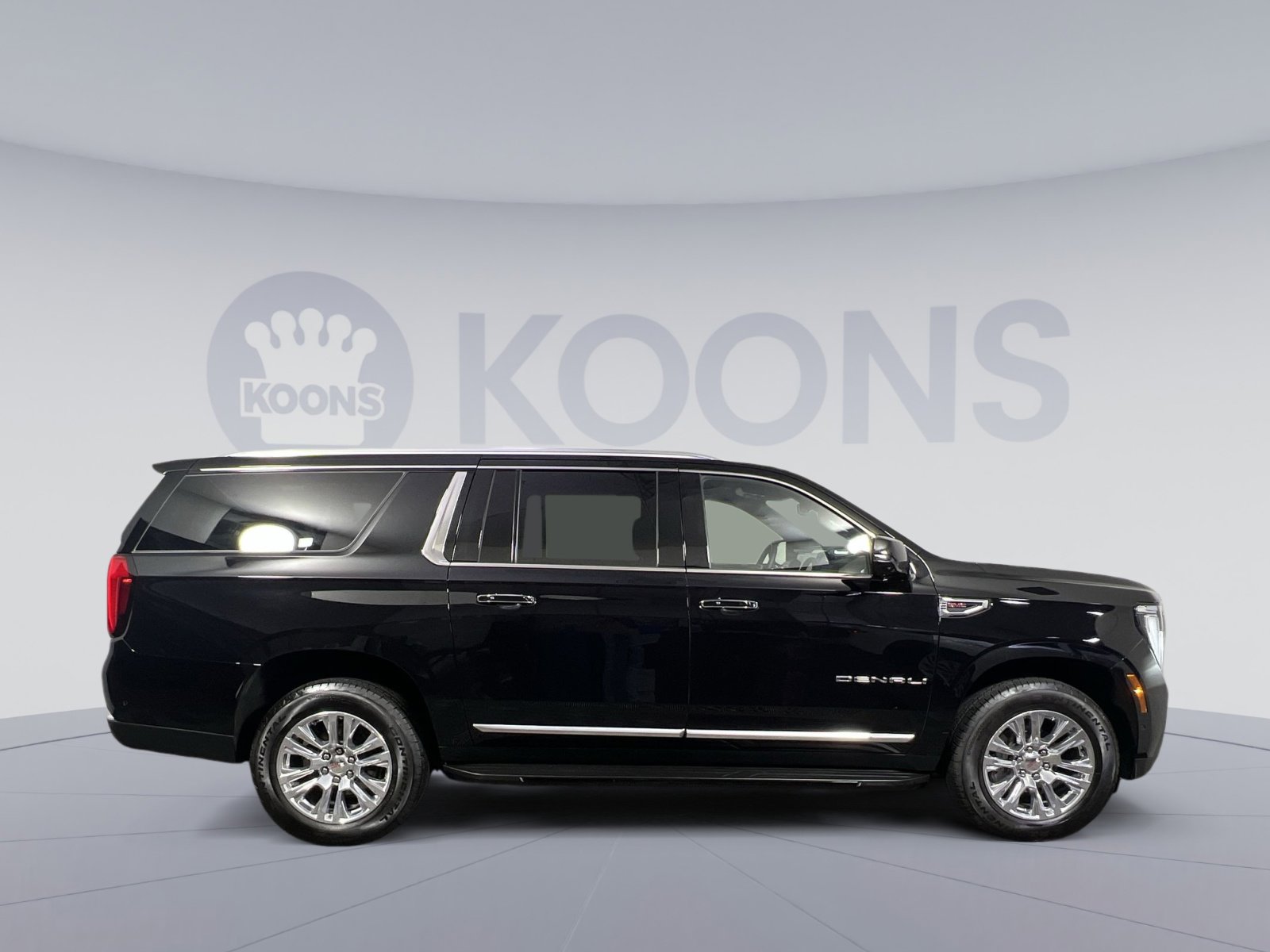 Used 2025 GMC Yukon XL Denali AWD/4WD image 12
