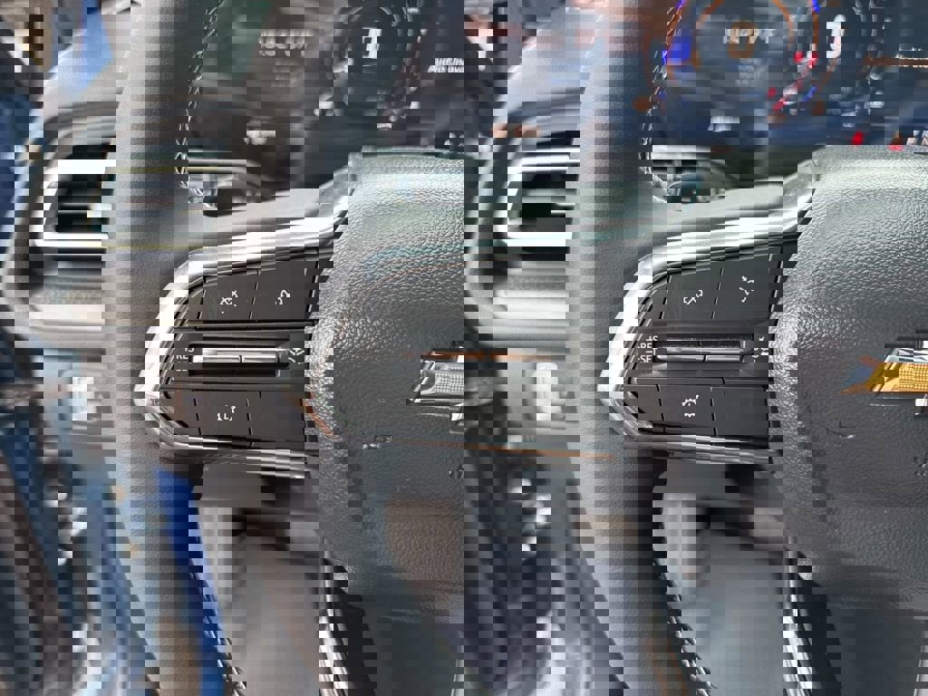 New 2026 Chevrolet Traverse LT w/ Sun and Wheel Package FWD image 18