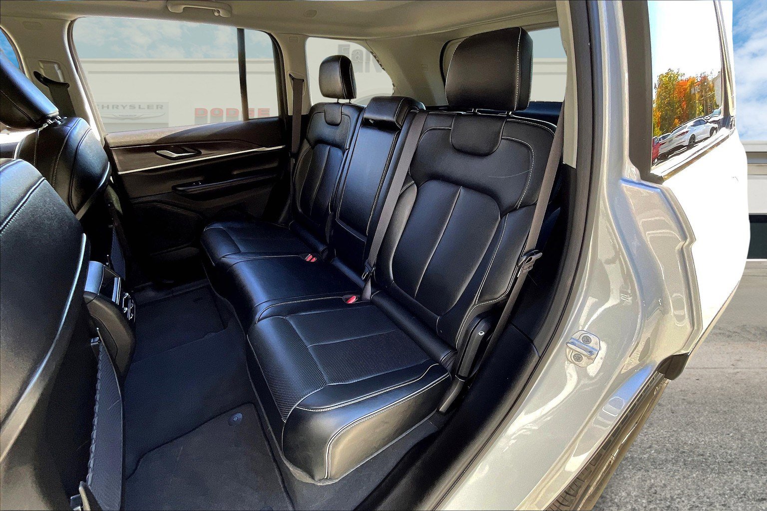 Certified 2023 Jeep Grand Cherokee Limited image 22