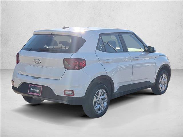New 2026 Hyundai Venue SE FWD image 2