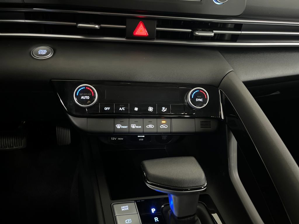 Used 2025 Hyundai Elantra Blue FWD image 68