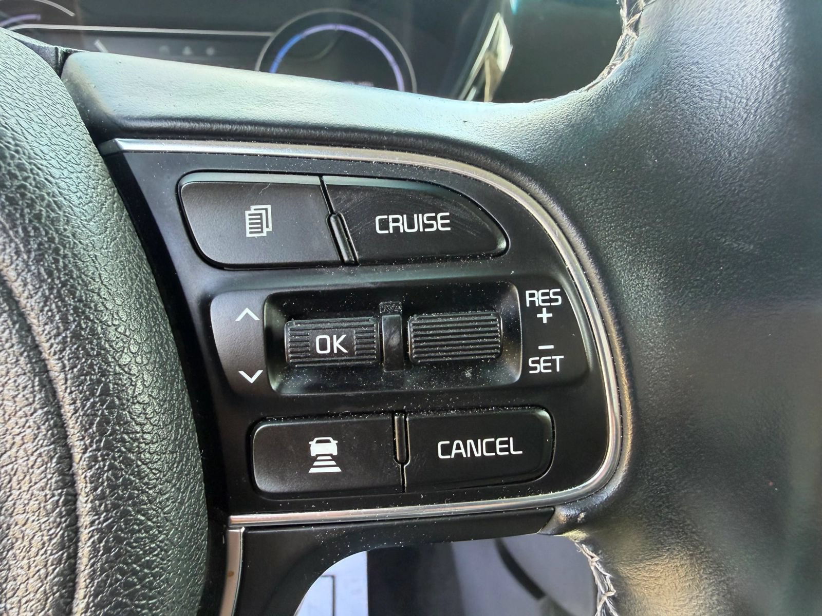 Used 2020 Kia Niro EX w/ Cold Weather Package FWD image 38