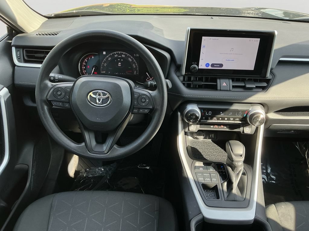 Used 2025 Toyota RAV4 XLE AWD/4WD image 16