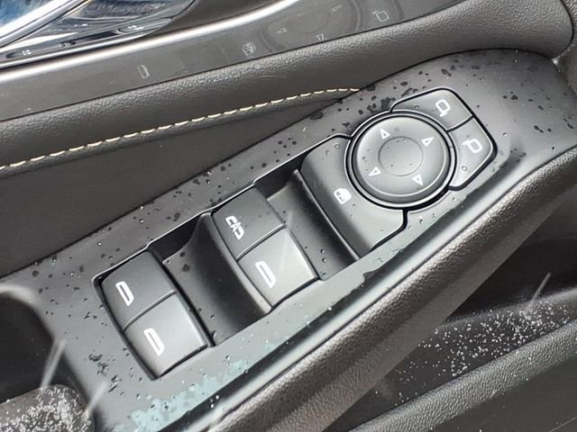 Used 2023 Chevrolet Traverse LT w/ LPO, Floor Liner Package image 16