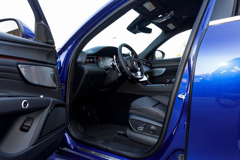 New 2025 Maserati Grecale GT image 24