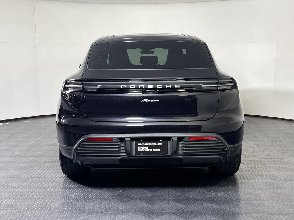 Certified 2025 Porsche Macan Electric RWD image 6