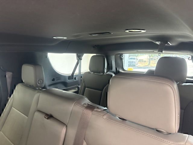 Used 2023 Chevrolet Suburban LT RWD image 19