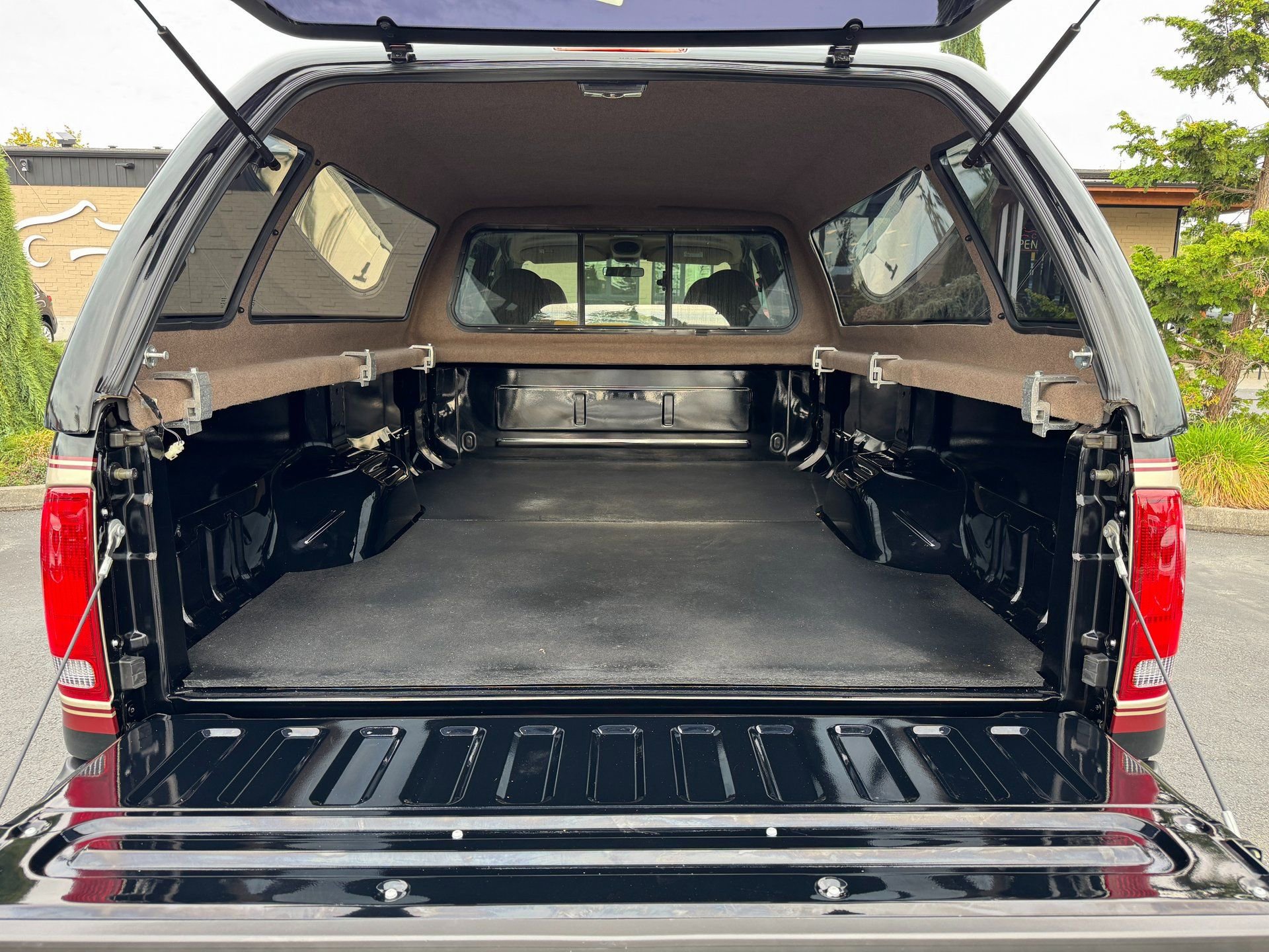 Used 2001 Ford F350 Lariat image 95