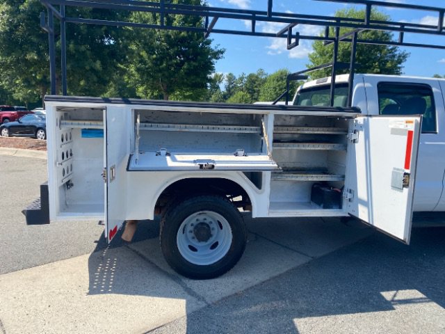 Used 2015 Ford F550 2WD Crew Cab Super Duty image 5