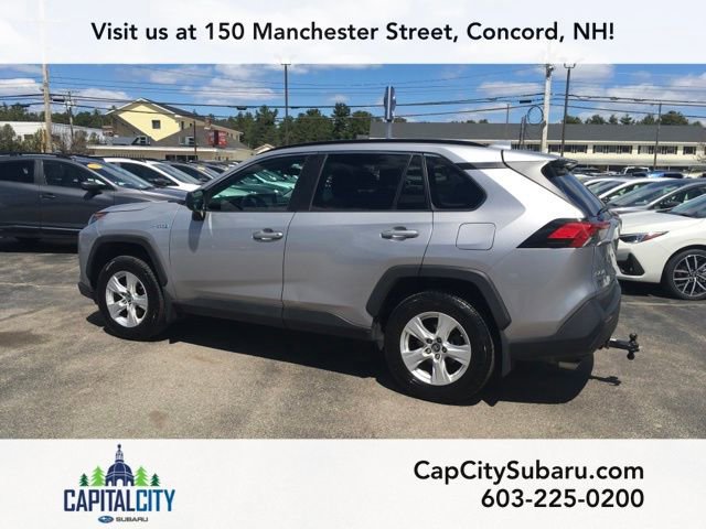 Used 2019 Toyota RAV4 LE w/ Carpet Mat Package AWD/4WD image 5