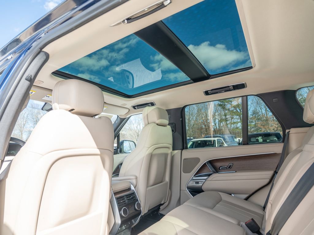 Certified 2023 Land Rover Range Rover SE image 34