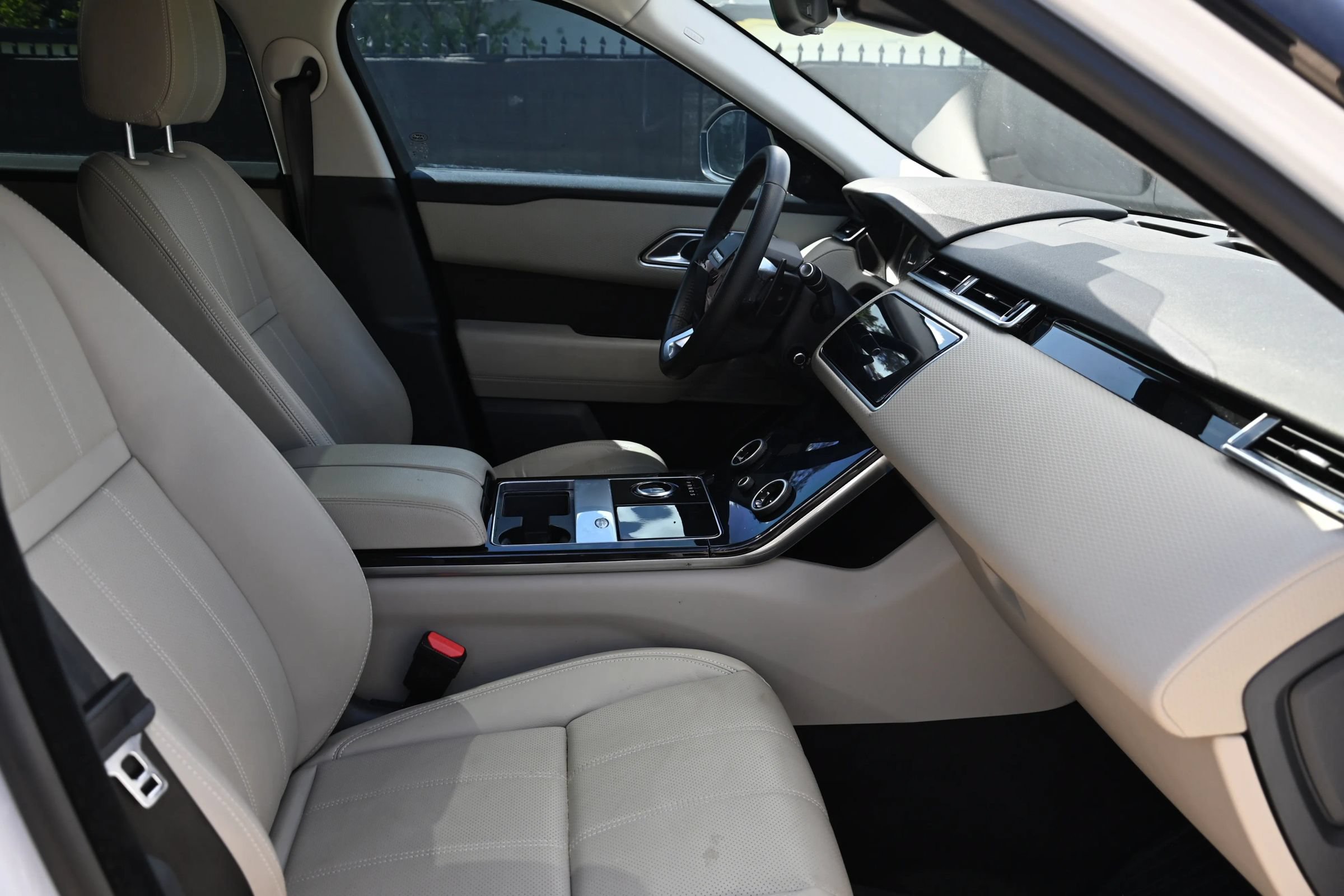 Used 2020 Land Rover Range Rover Velar S AWD/4WD image 12