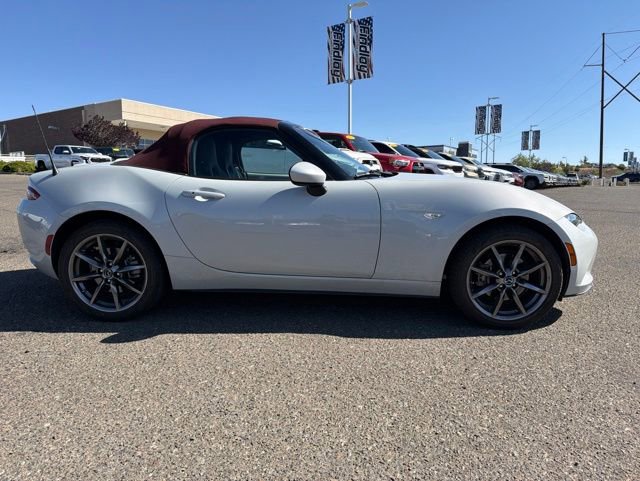 Used 2018 MAZDA MX-5 Miata Grand Touring RWD image 2