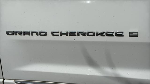Used 2022 Jeep Grand Cherokee Summit AWD/4WD image 33